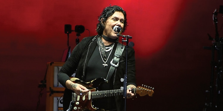 Caifanes hizo vibrar al público con Saúl Hernández al frente.