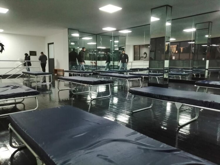 El albergue está habilitado en el Deportivo Morelos.