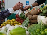 Los alimentos registraron incrementos de precios superiores a cinco por ciento anual en la primera quincena de diciembre, es decir, por arriba de la inflación nacional.