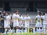 Futbolistas de Pumas después de uno de los partidos del club en el pasado certamen de la Liga MX.