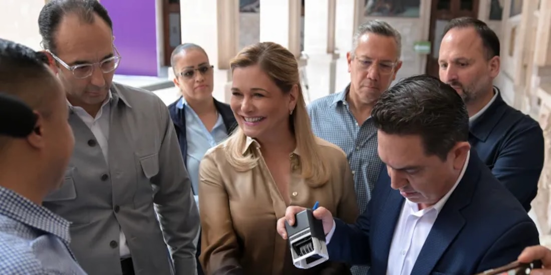Maru Campos, gobernadora de Chihuahua, al recibir el citatorio de la FGR.