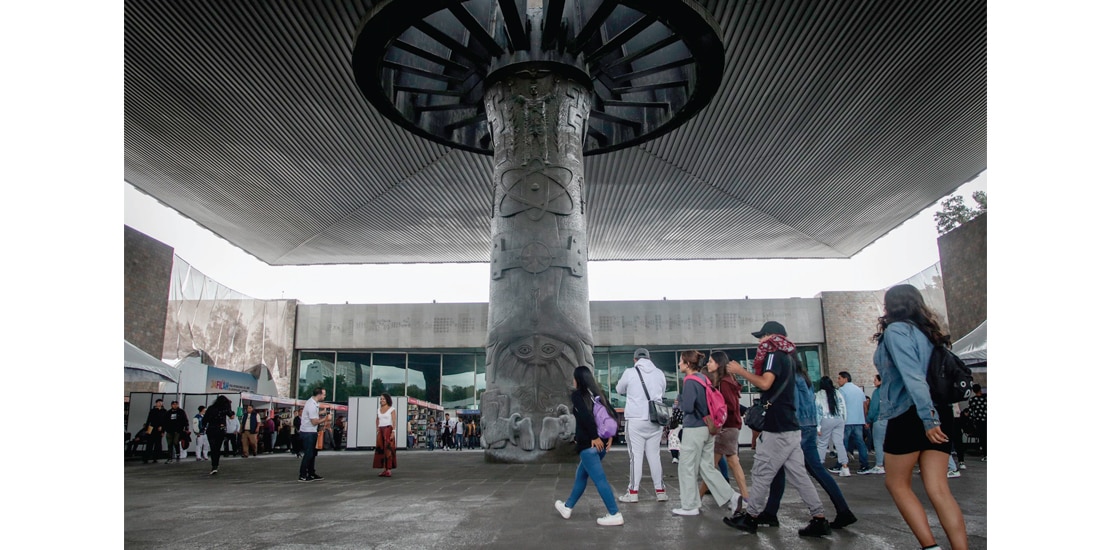 ASISTENTES en la FILAH, en el Museo de Antropología, en 2023.