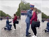 El ejército de Francia compartió el video de la romántica propuesta, añadiendo una felicitación para la joven pareja