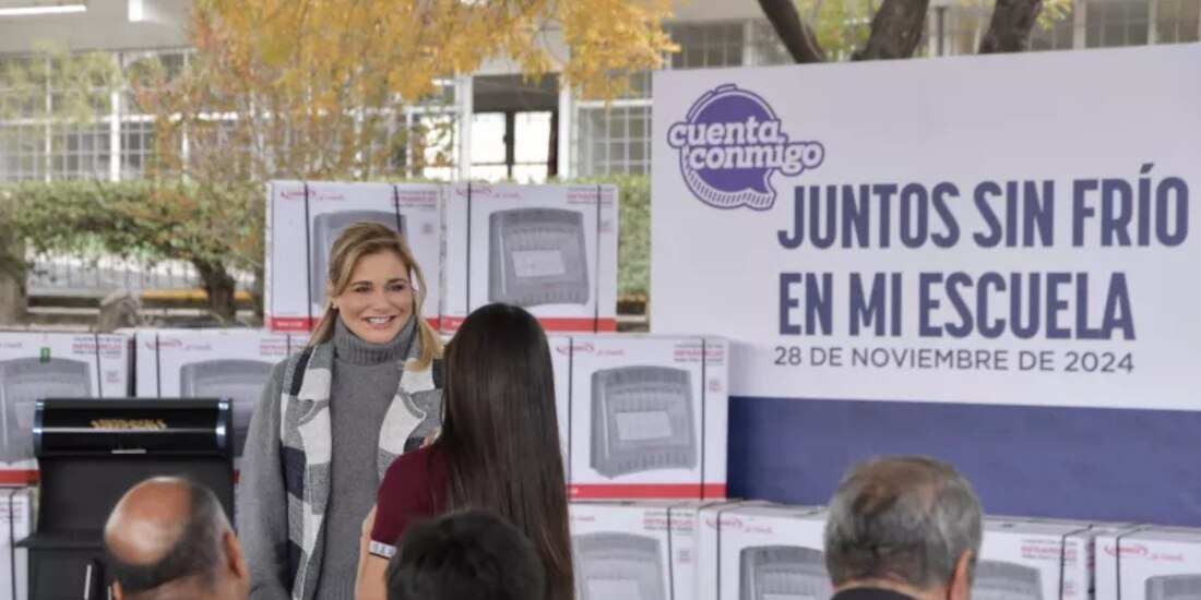 Maru Campos entrega calefactores a escuelas de Chihuahua ante temporada invernal.