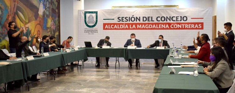 El Presupuesto de Egresos aprobado fue por un total de mil 706 millones 993 mil 905 pesos.