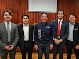 Enrique Vargas se reunió con estudiantes.