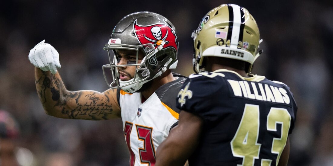 Una acción de un Buccaneers vs Saints de la NFL