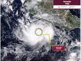 Imagen satelital de "Polo", ahora huracán Categoría 1.