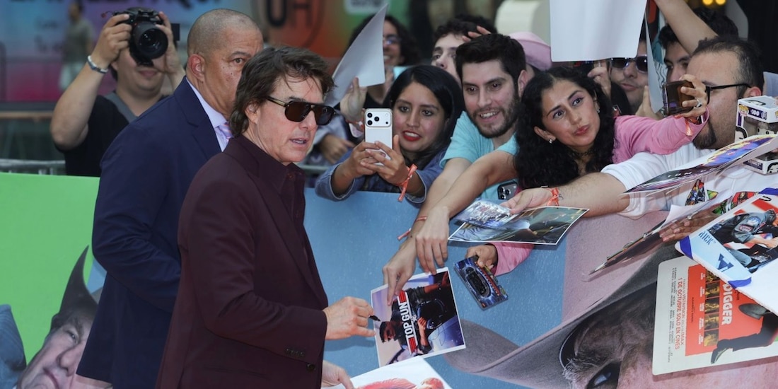 Tom Cruise llega antes de la premiere de Digger en México para saludar a sus fans