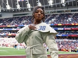 Simone Biles sorprendió con el atuendo con el que apoyó a su esposo Jonathan Owens en el juego entre Colts y Commanders en Londres.