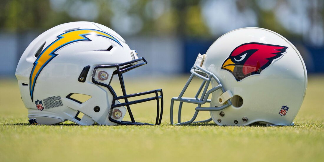 Arizona Cardinals y Los Angeles Chargers se miden en la NFL.
