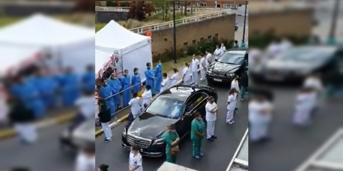 personal, médico, enfermería, espalda, protesta, manifestación, personal de salud, hospital, Saint-Pierre, Bruselas, Bélgica, da, la espalda, Primer Ministra, Sophie Wilmès,