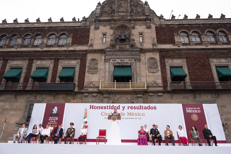 Claudia Sheinbaum y la jefa de Gobierno, Clara Brugada, reafirman su compromiso con la soberanía y el desarrollo de la capital del país.