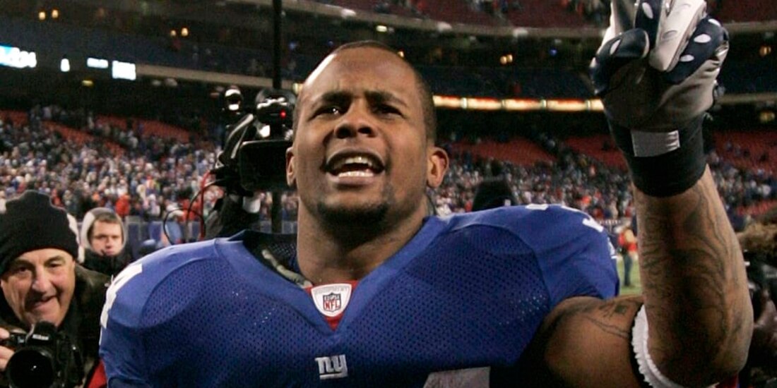Derrick Ward fue arrestado por delitos graves.
